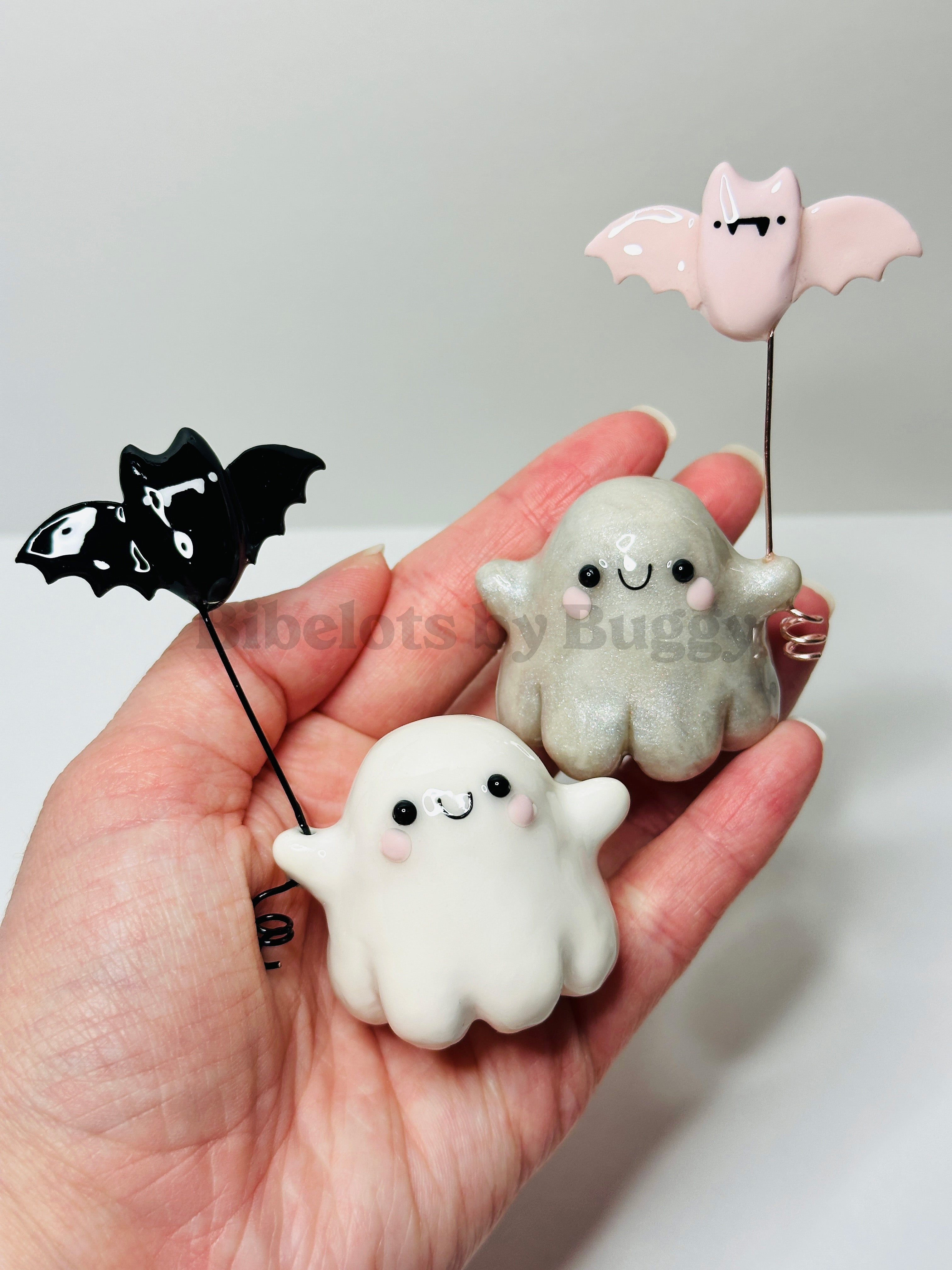 PREORDER | Ghostie with Bat Balloon Figurine