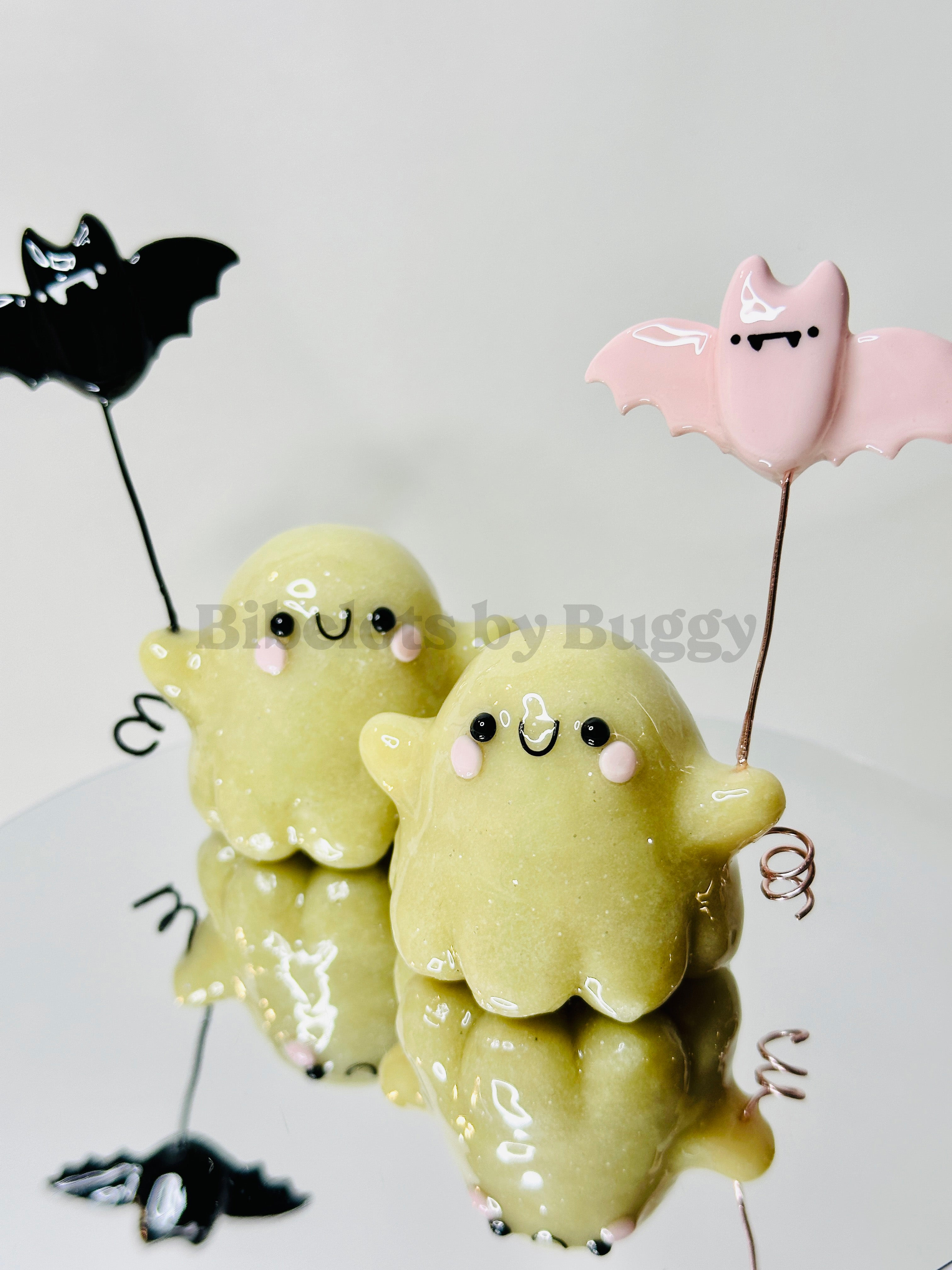 PREORDER | Ghostie with Bat Balloon Figurine