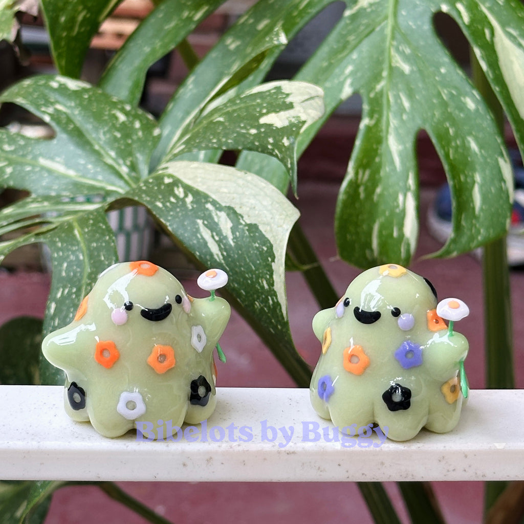 PREORDER | Summerween Daisy Ghost Figurine